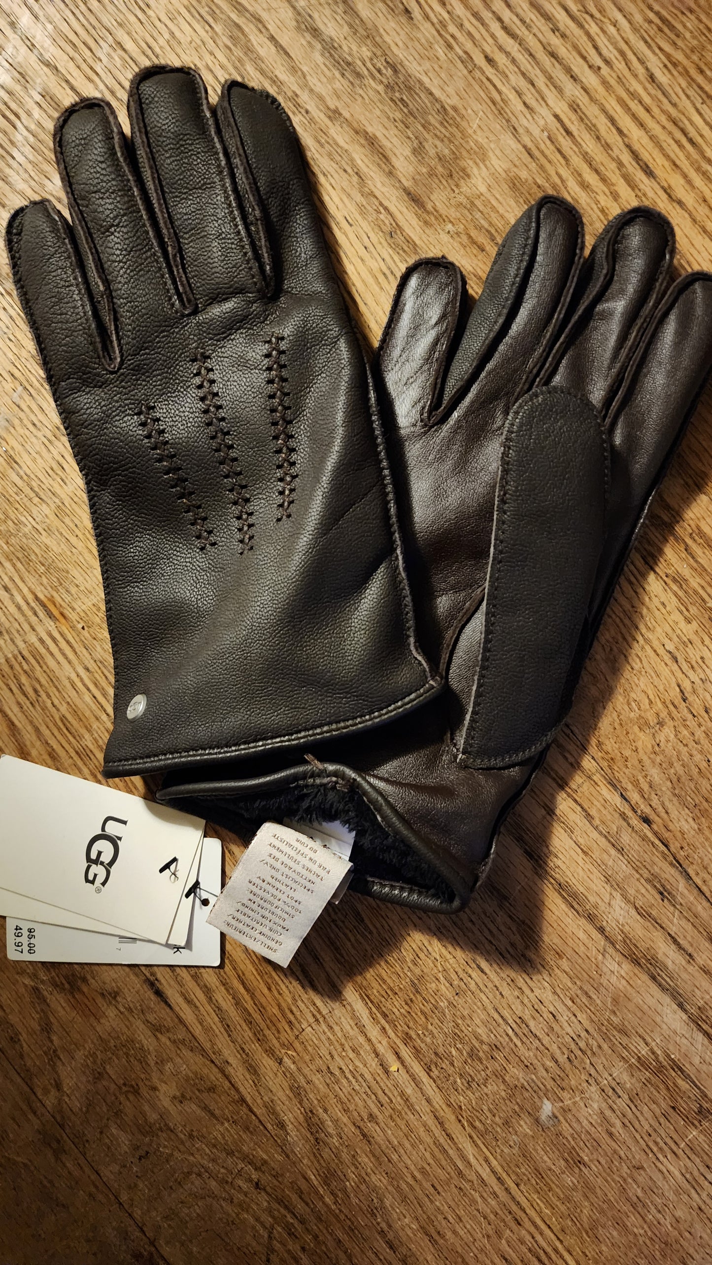NWT Authentic UGG Men's Casual Wrangell Leather Smart Gloves