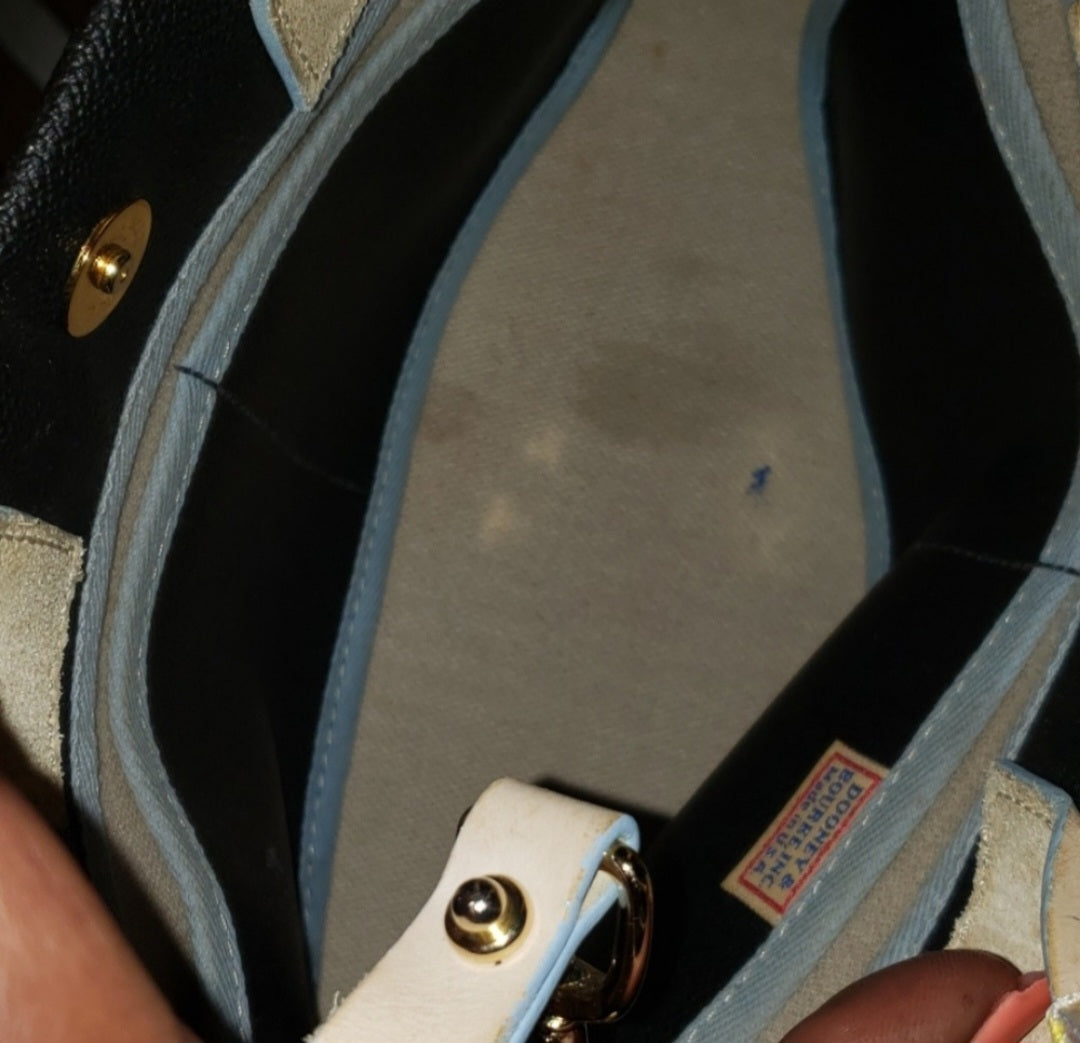 Dooney & Bourke blk/cream satchel.