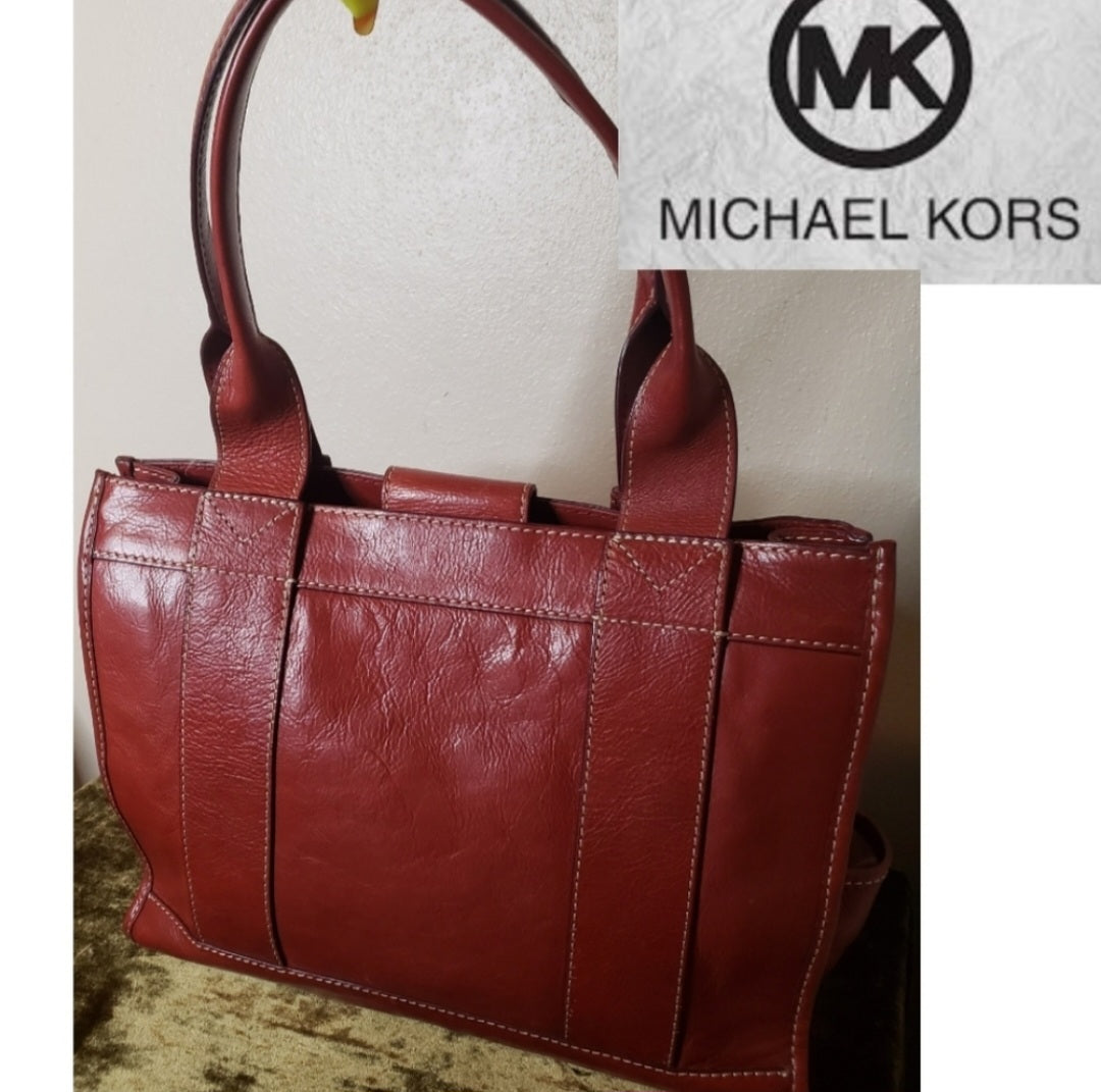 Michael Kors lrge red leather 😍 handbag