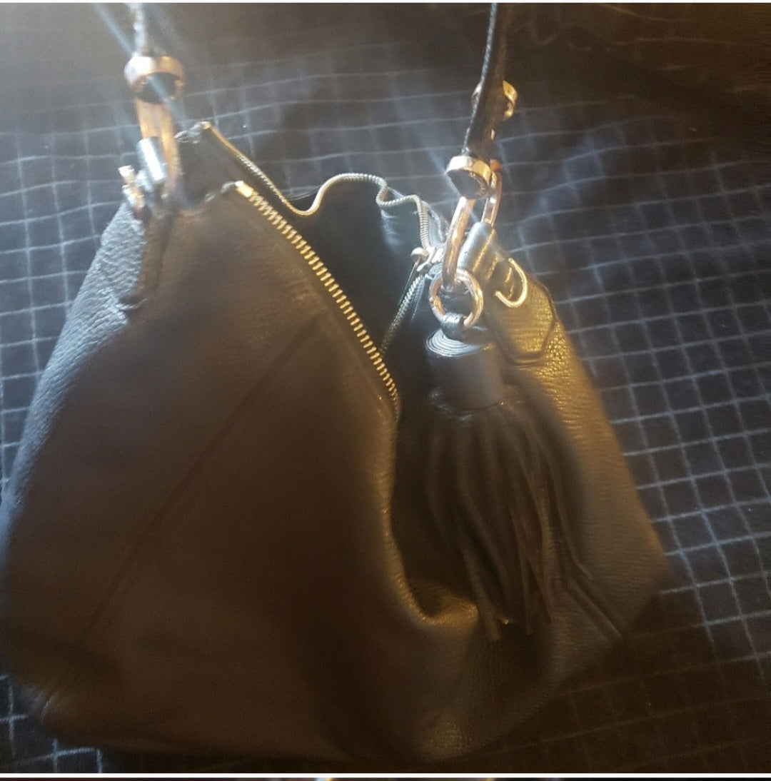 Michael Kors xlarge blk leather handbag.