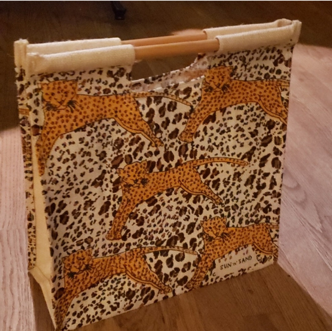 Sun n' Sand leaping leopards jute/tote bag. Nwt