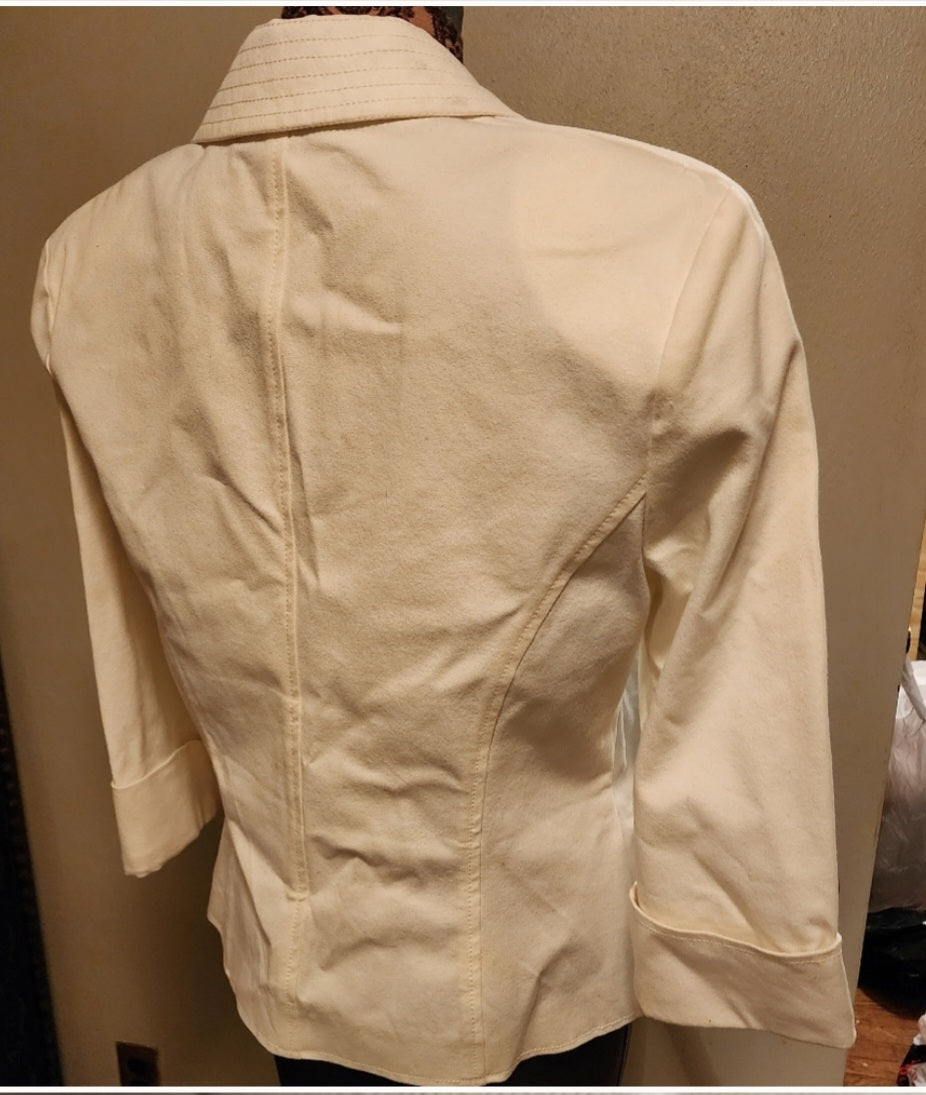 St. John's Casual Denim Pant Suit blazer in Cream White. Sz Med
