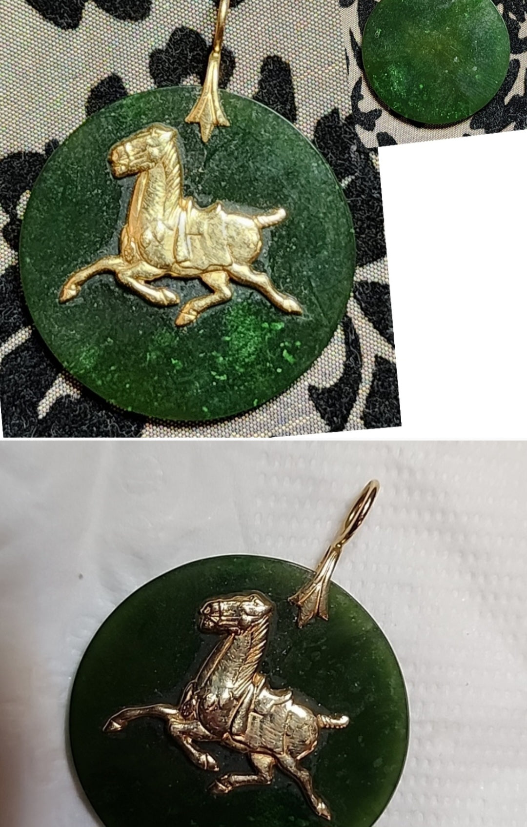 Beautiful Vintage 14k Gold & Jade Galloping Horse Medallion/ Pendant. 31.9mm