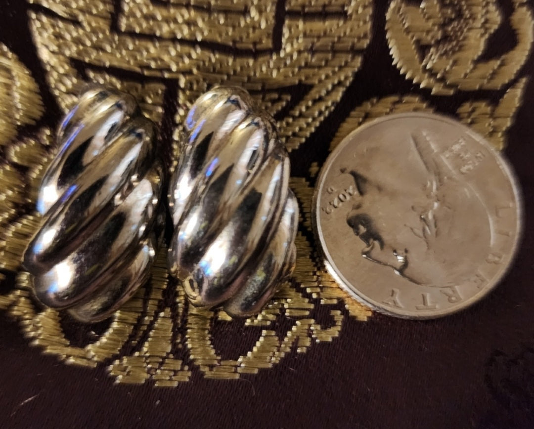 Vintage Givenchy SS pierced San Marco earrings. w/metal hinge security clasp.