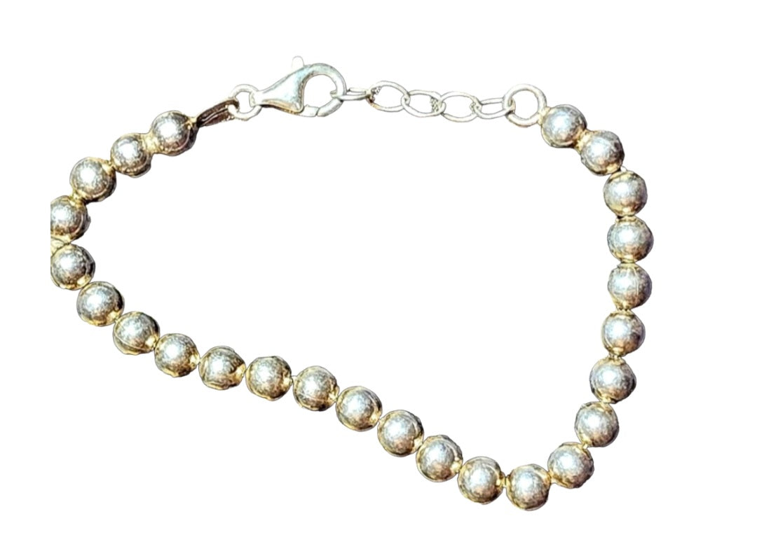 Vintage 925 Stearling Silver bead bracelet. 8". Stamped. #2
