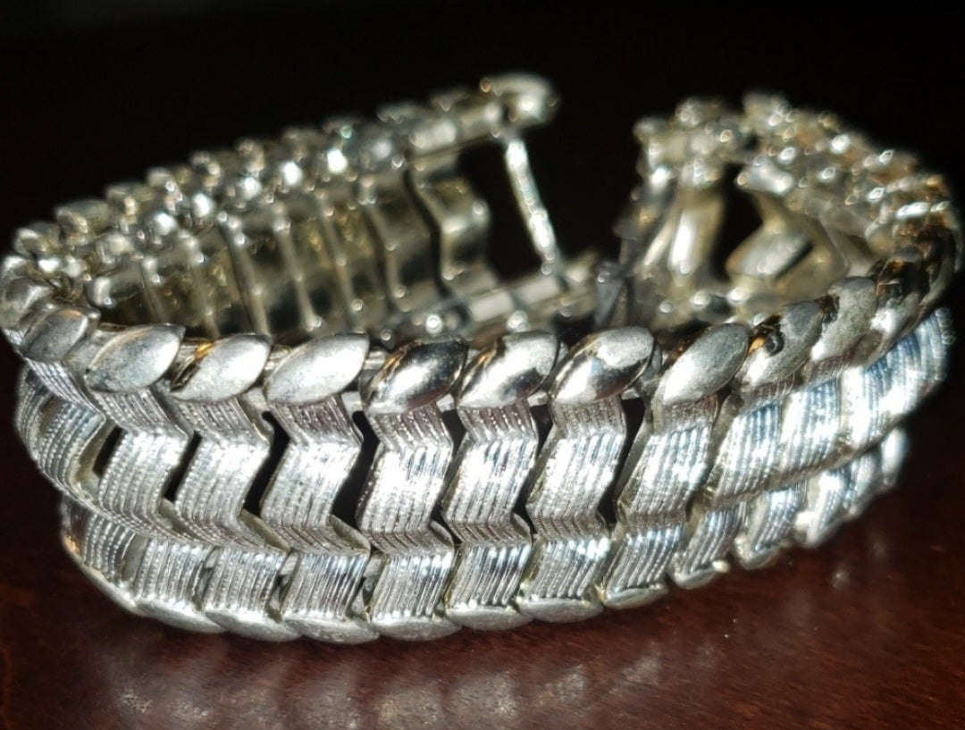 Coro vintage bracelet. 60's