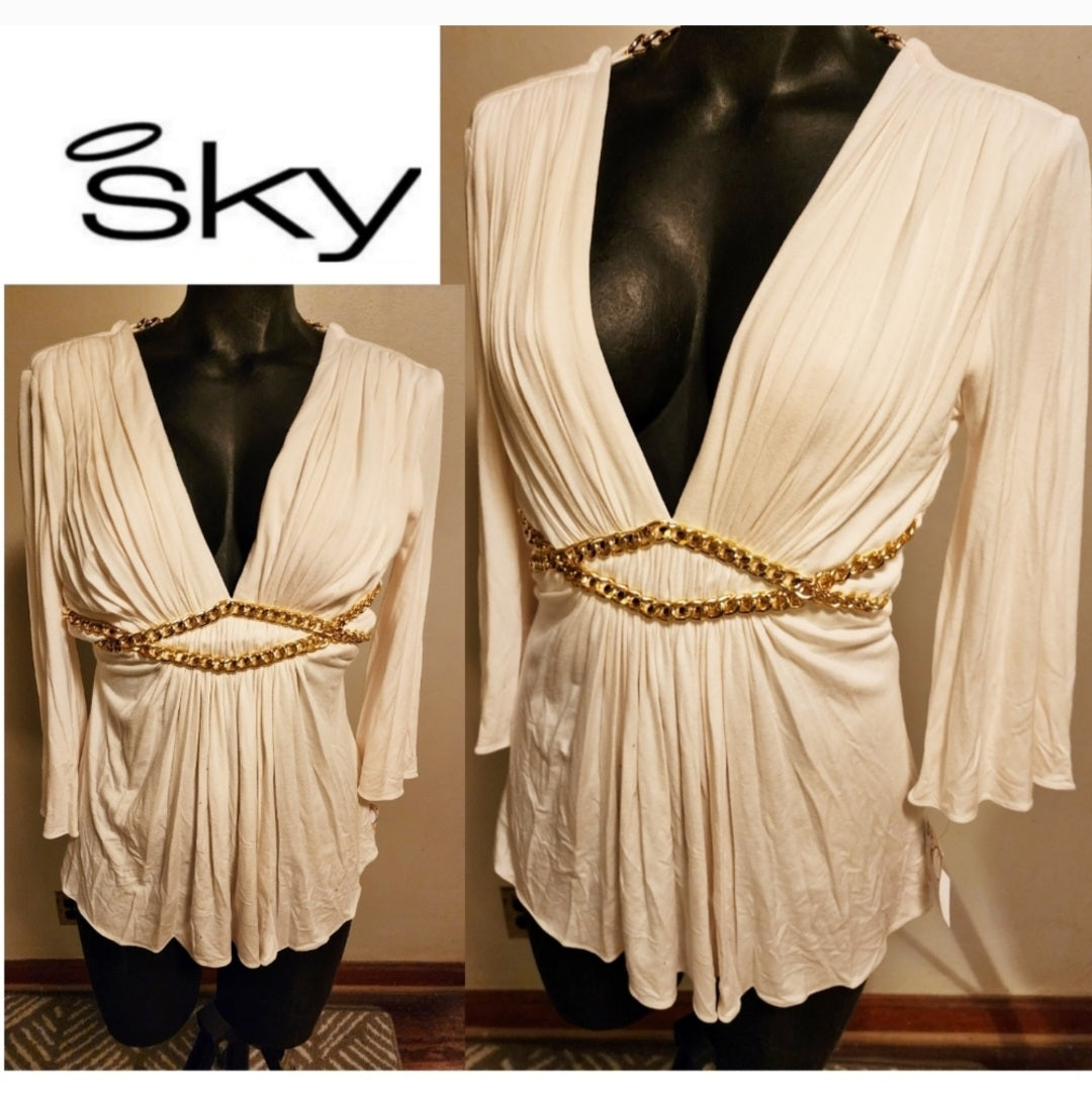 Sky white top. Gold chain accent. Sz Sm
