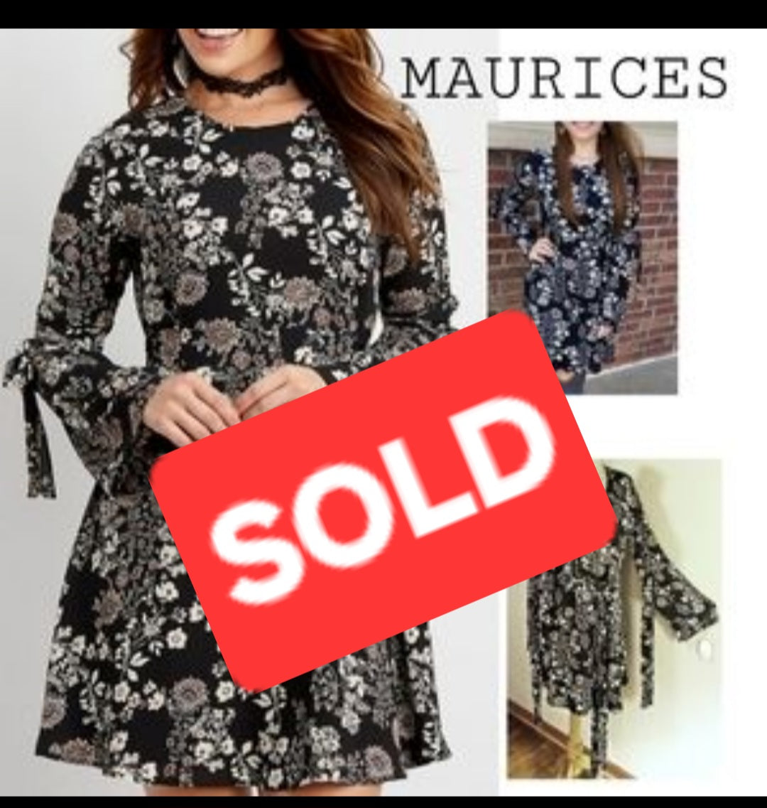 Maurices floral print bell sleeve. Sz Lrg