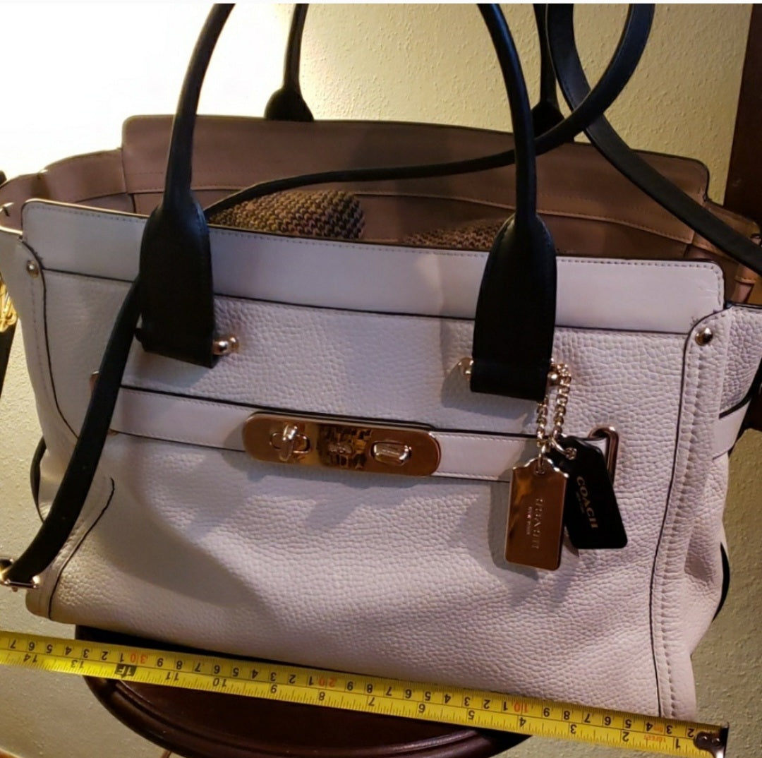 Coach XL Swagger/Carry All Handbag. Blk/white