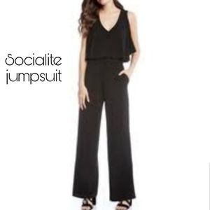 Socialite popover jumpsuit. Sz Sm