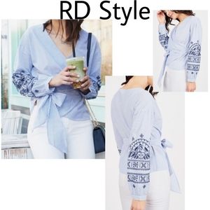 RD Style
Embroidered Wrap Top. Sz Med. NWT