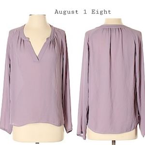 August 1 Eight Long Sleeve lavender Blouse
Sz XXL