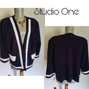 Studio One navy/white crop jacket. Sz 16
