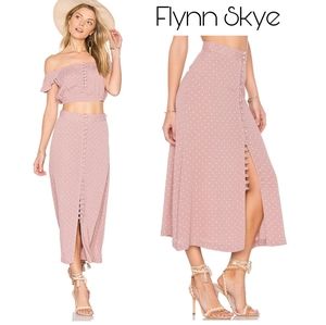 Flynn Skye "Sophia Skirt" Mauve Cluster
Skirt. Sm