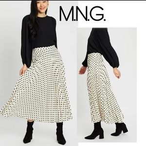 M.N.G Goldied polka-dot Skirt. Sz Lg.