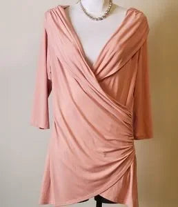 Vanessa Williams faux wrap drape top. Sz Large. Fits 14 or 16.
