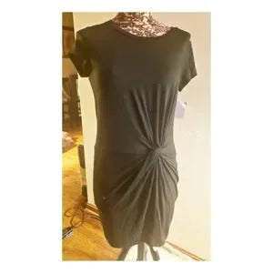 Socialite tshirt front knot dress. Sz Med