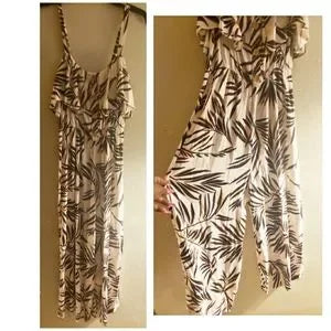 Lush tropical print jumpsuit. Sz Sm