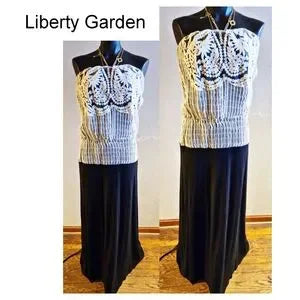 Liberty Garden beautiful dress. Sz Small. Defect.