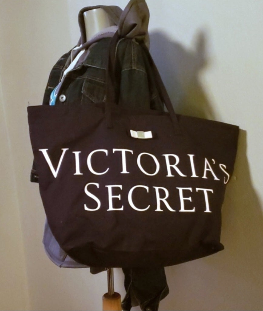 Victoria's Secret blk/white Xl canvas tote/weeknder