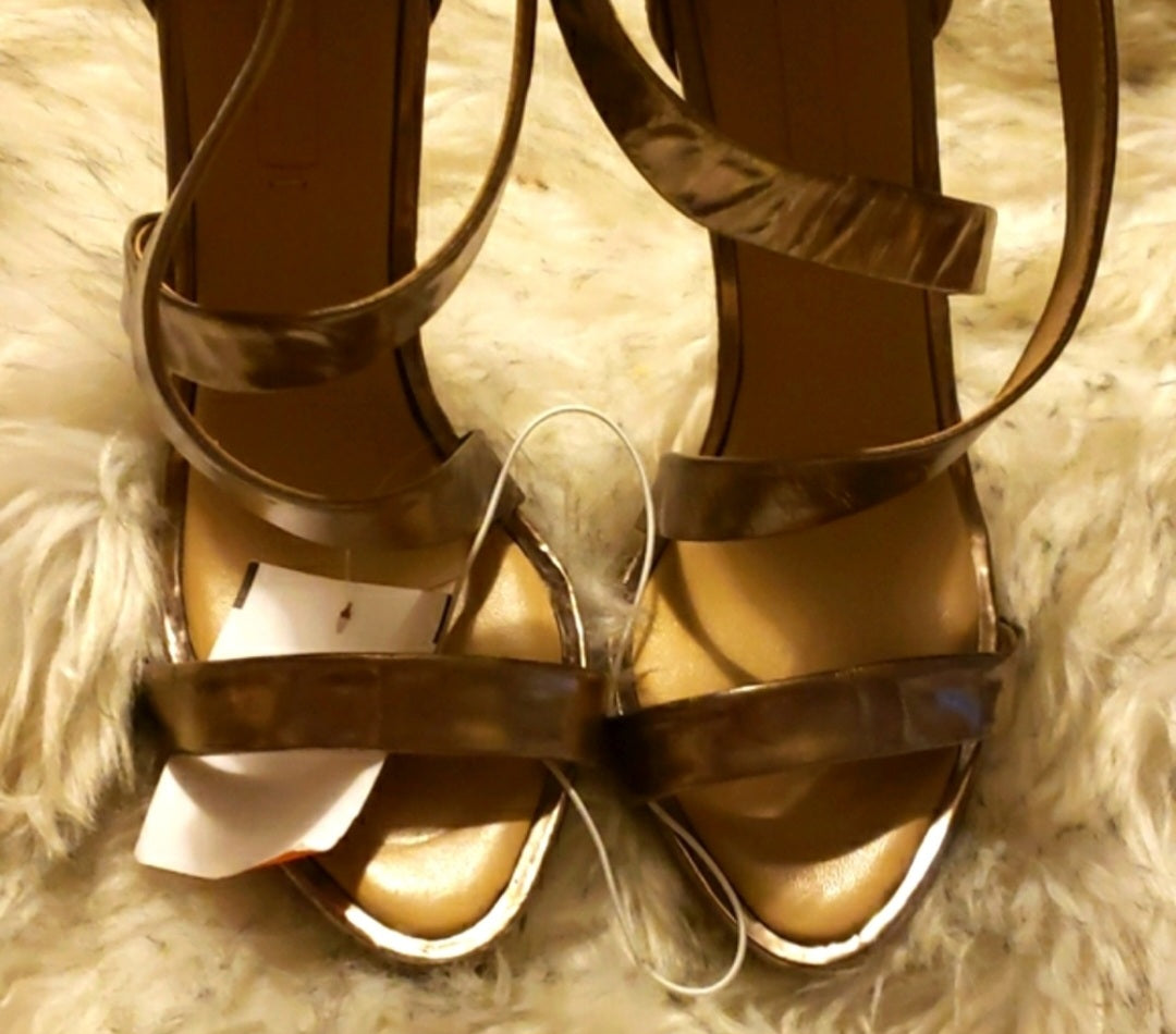 BCBGMAXAZRIA 'Leemour' Leather Sandal, Size 10 M - gold