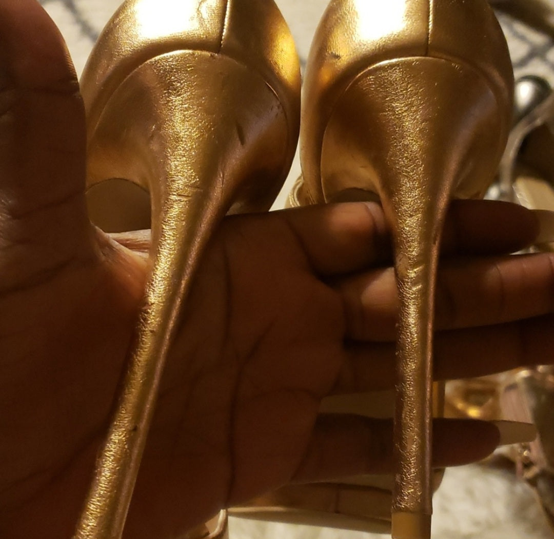 BCBGMAXAZRIA Farid Metallic Sandal, Gold. Sz 9.