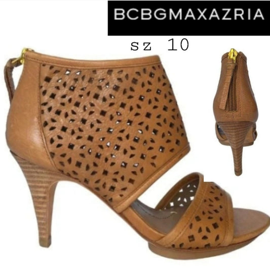 BCBGMAXAZRIA "Ma Helena" leather sandal Sz 10 $195