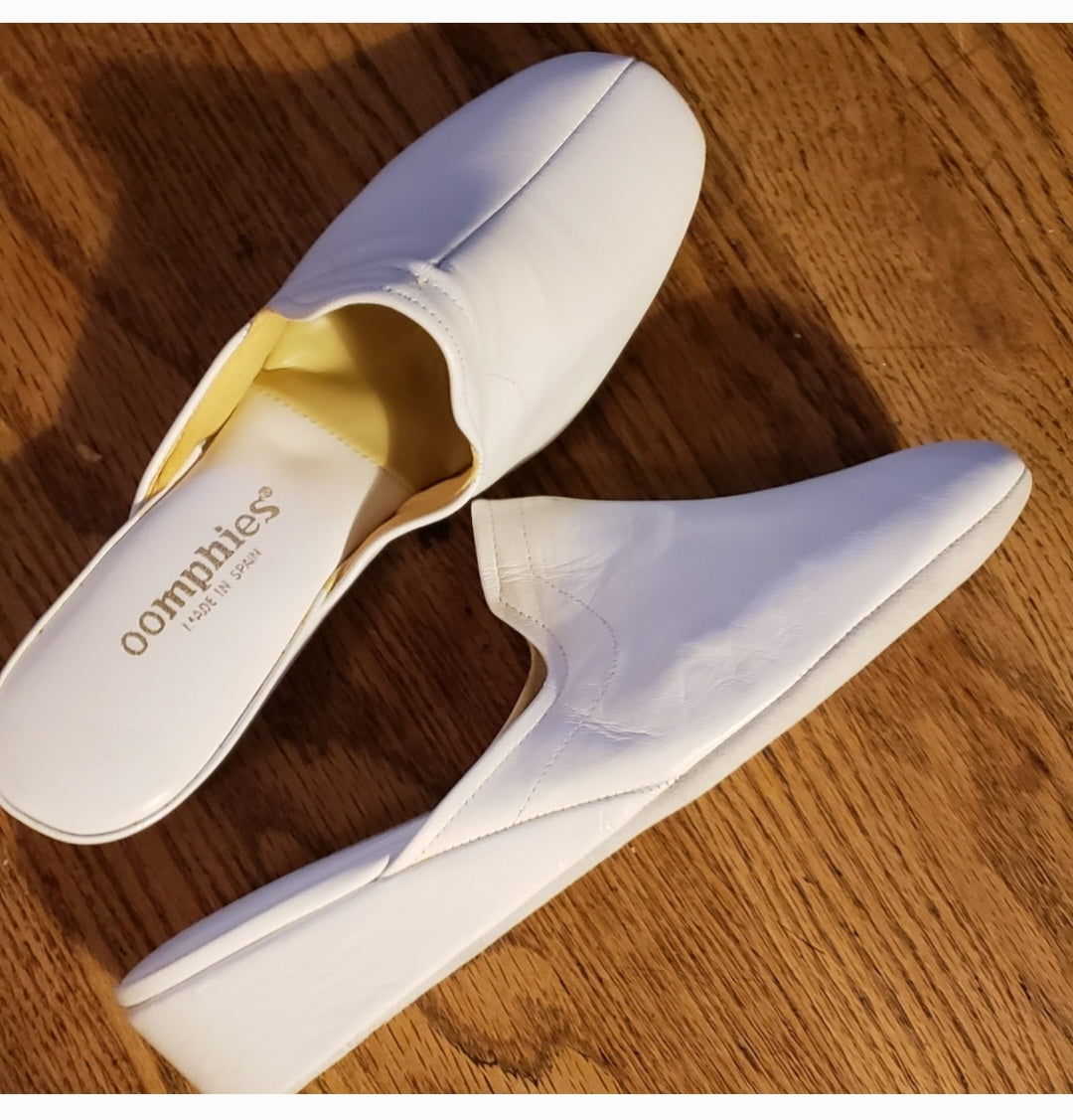 Oomphies "Blanche" Slippers.  3 pairs avail. 2- size 11w. 1- size 11.. NEW! EACH