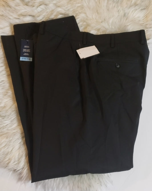 Haggar classic fit pants.  Sz 40 x 30.