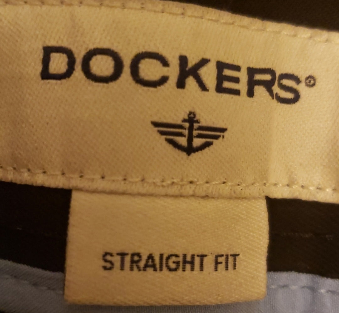 Dockers

Men’s Straight Fit Iron-Free Khaki Pants