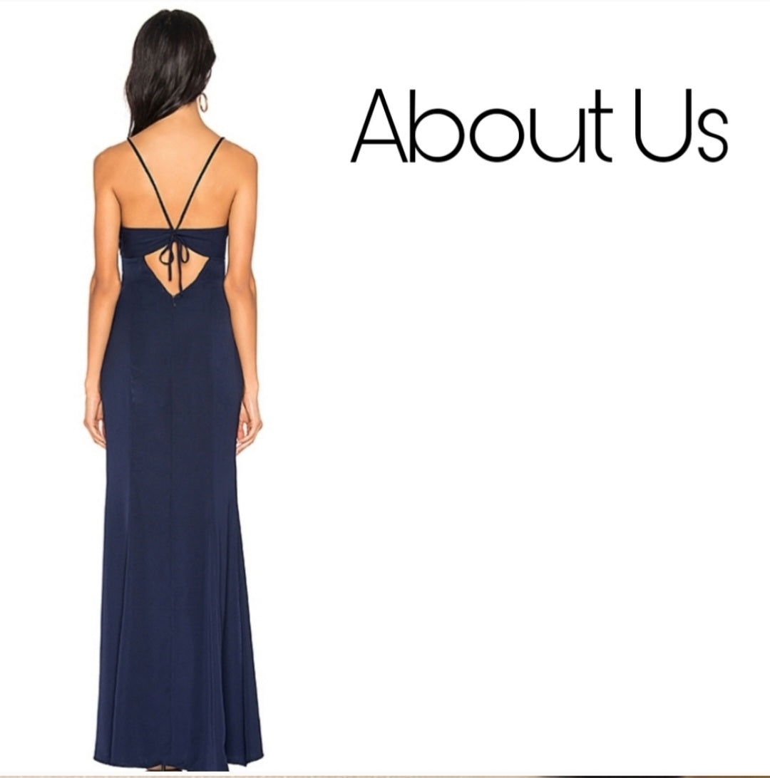 About Us "Lisseth" Maxi Dress in Navy.

SZ XS