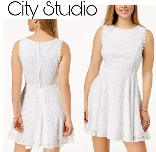 City Studio lace fit & flare dress. Plus Sz 16w