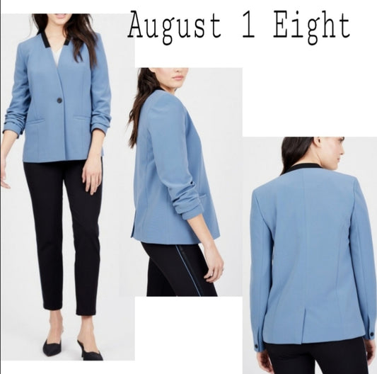 August 1 Eight

Contrast Neck Blazer. NWT. Med