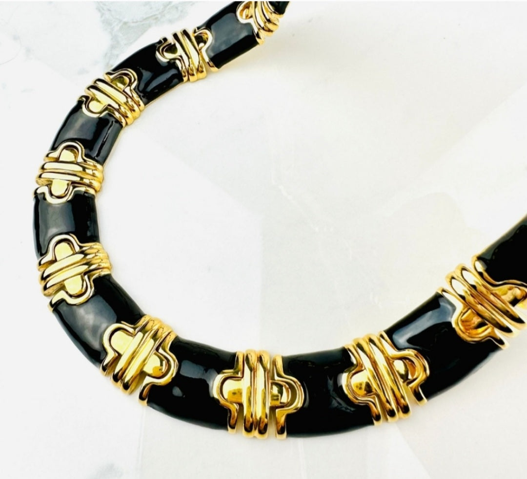 Beautiful! Anne Klein Vintage 80s Black Enamel Ribbed Gold Plated