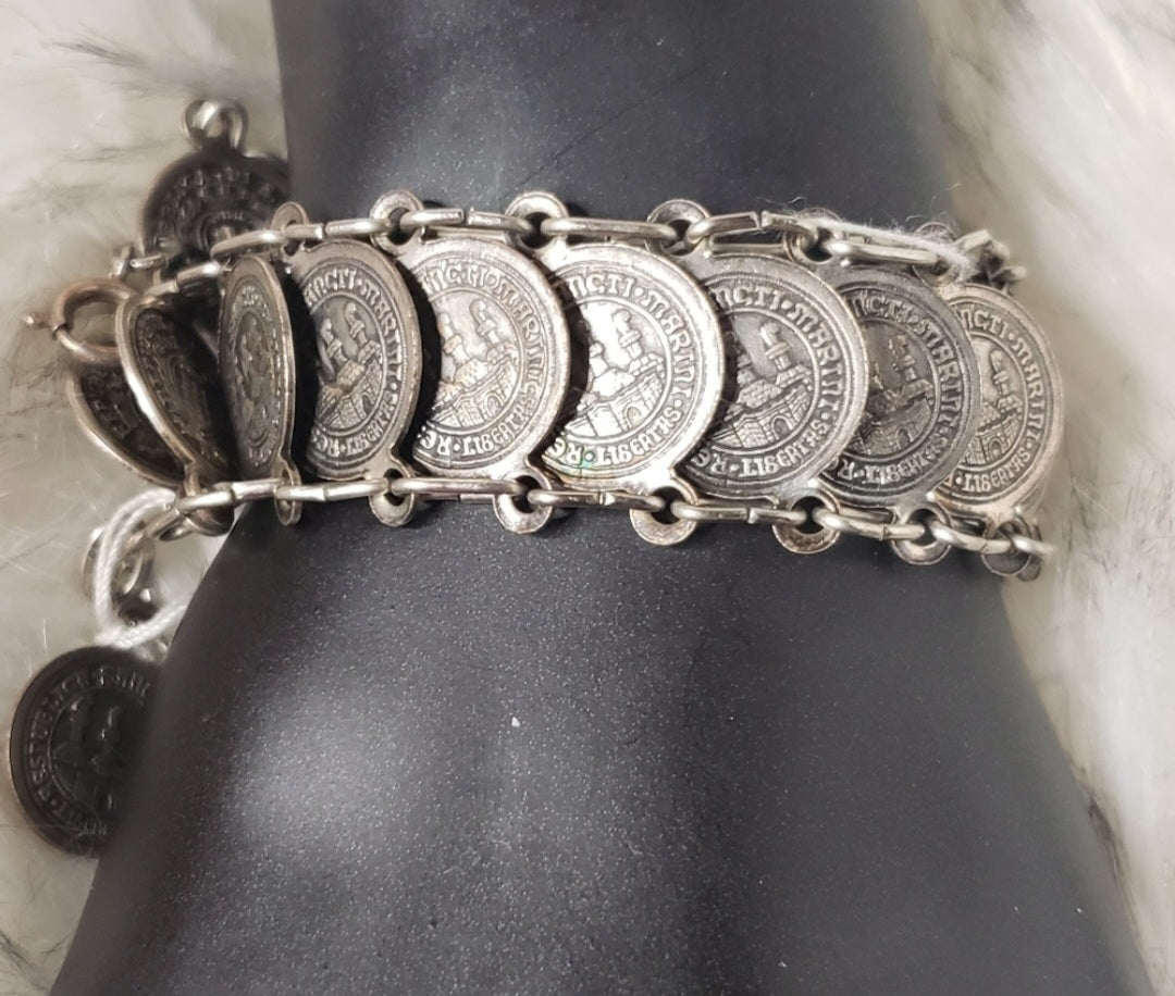 Vintage 1950s Republica Sancti Marini Libertas Coin Charm Souvenir Bracelet