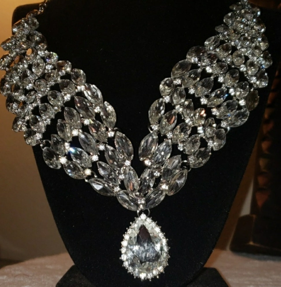 Beautiful Persimmon royalty diamond necklace.