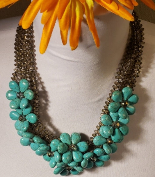 Beautiful turquoise Mythologie blossom necklace.