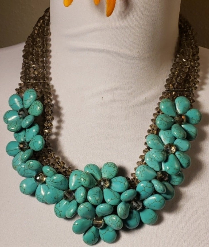 Beautiful turquoise Mythologie blossom necklace.