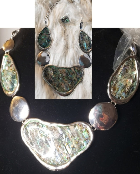 Jules B necklace silver/abalone shell set.