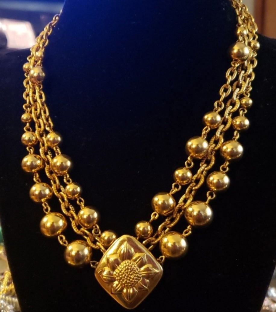 Olci vintage necklace.