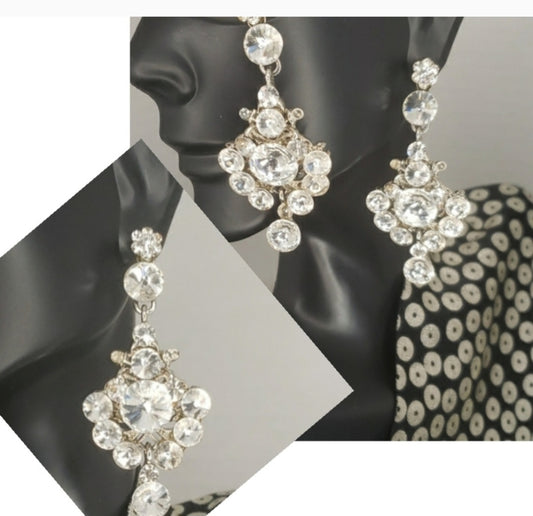 Gorgeous vintage diamond drop chandelier earrings.