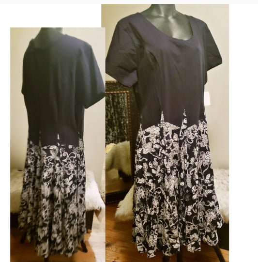 Draper's and Damon's Graphic floral dress. Sz PXL