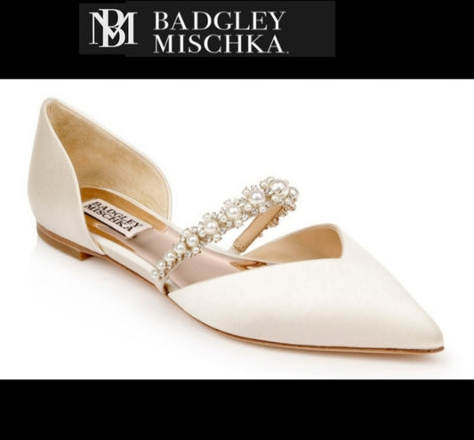 Badgley Mischka Natalia Flat Shoes. Champagne. Sz 8. DEAL!!!