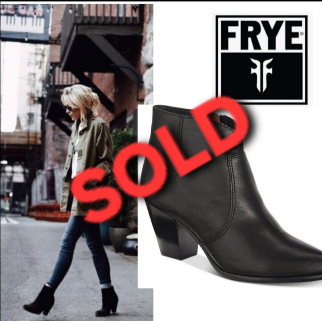 Frye "Jennifer" Bootie - blk.  Sz 11. Org $268