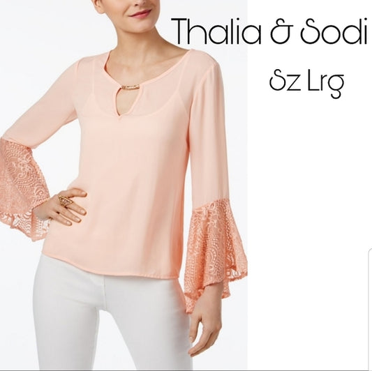 Thaila & Sodi peach bell sleeve keyhole top Sz L