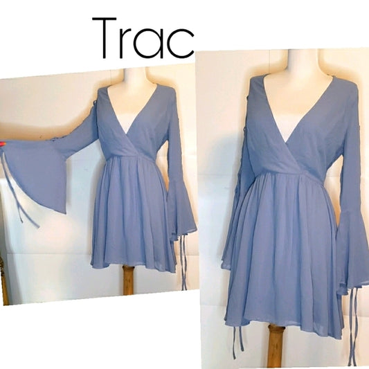 TRAC lavender lace/bell sleeve dress.  Sz Sm