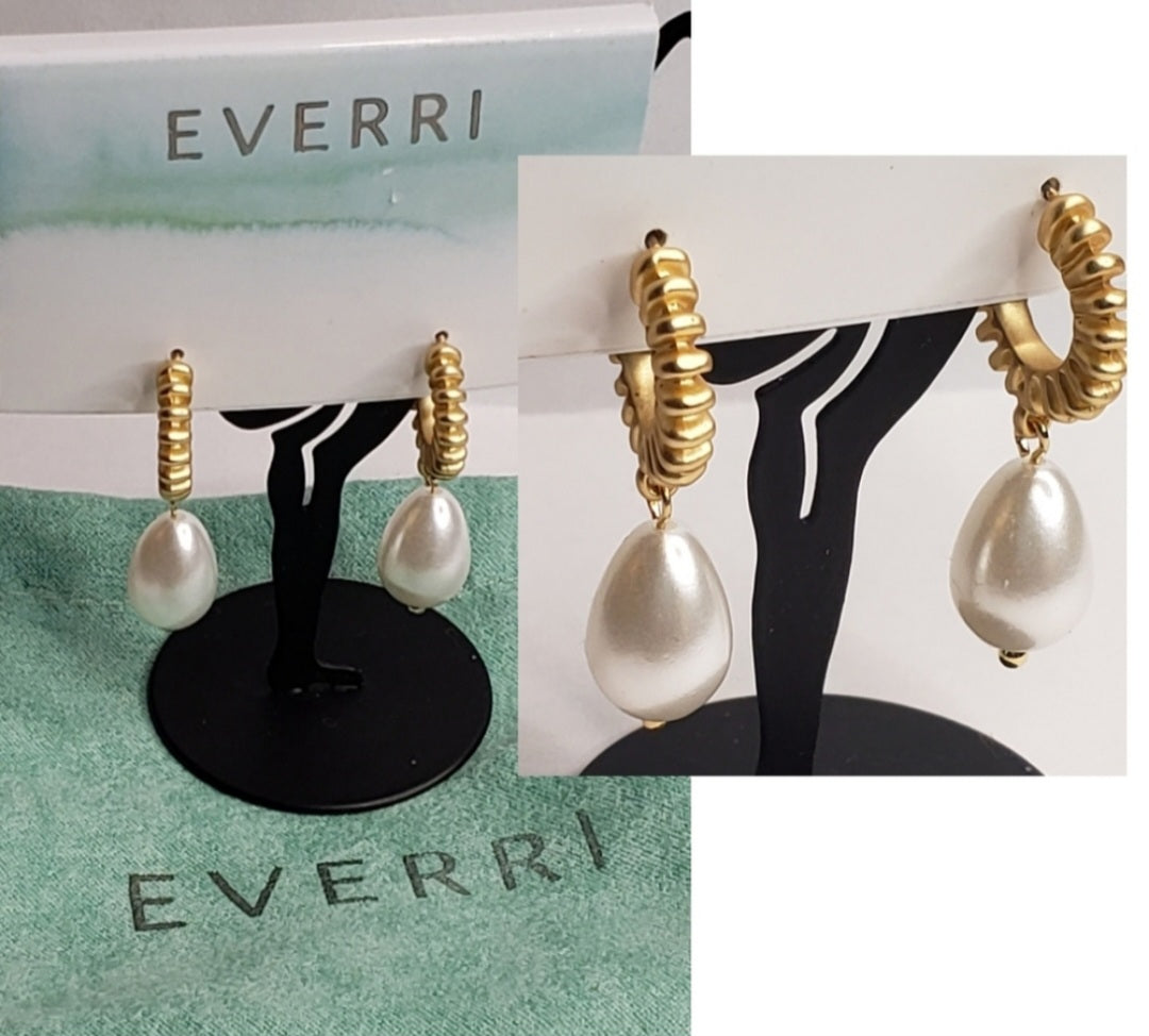 Everri Gold/FW Pearl drop hoop earrings.