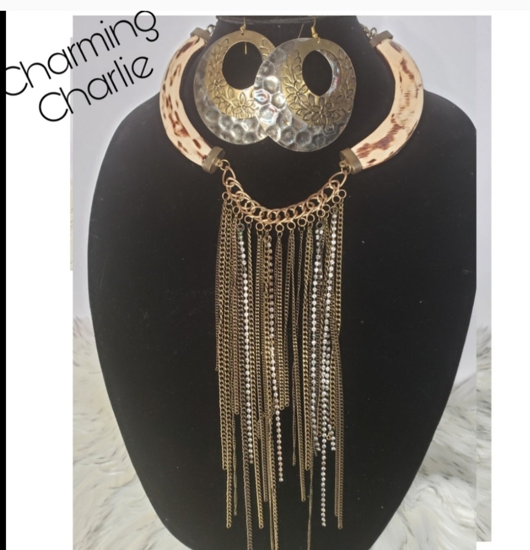 Charming Charlie wood/chain necklace set