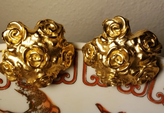 Vintage rose design nugget clip-on earrings.