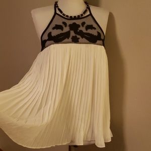 Do&Be beautiful white sheer tank. Size lrg